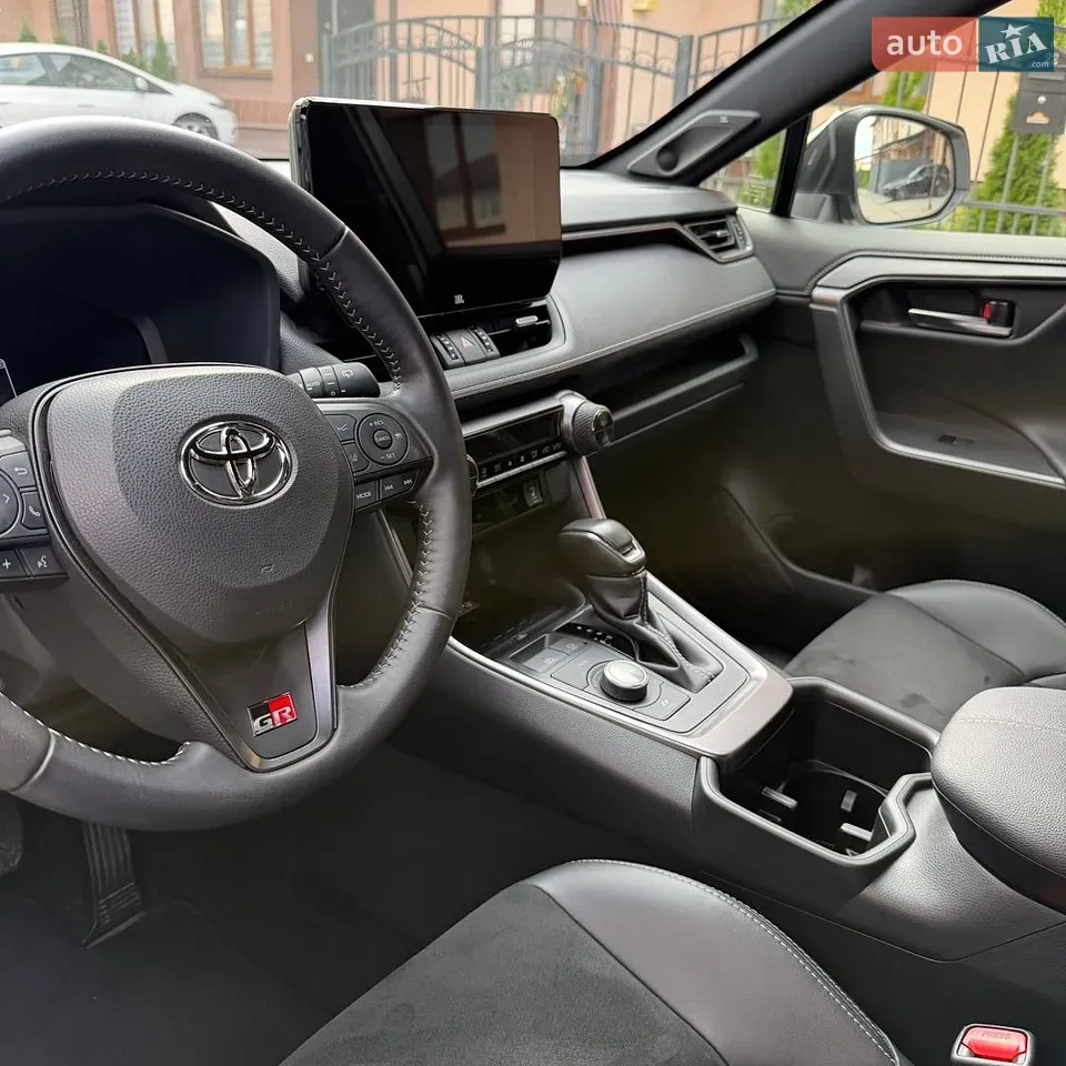 Toyota Rav4 2024 photo 3