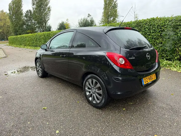 Opel Corsa 2010 photo 3