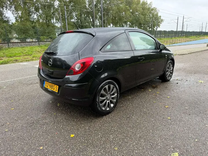 Opel Corsa 2010 photo 2