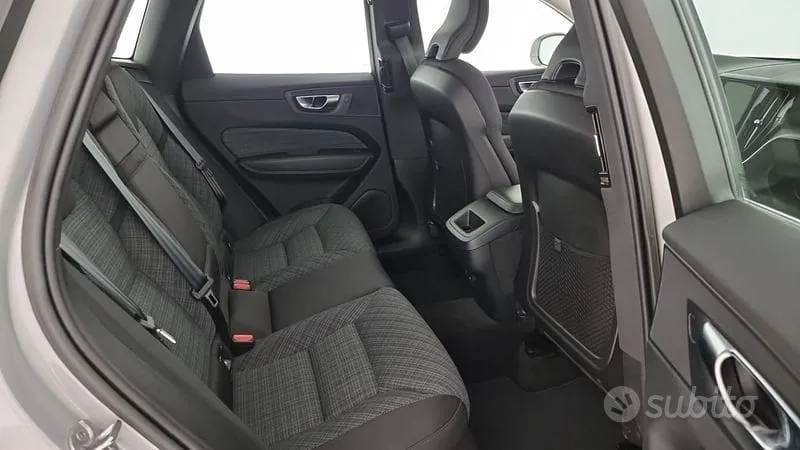 Volvo Xc60 2023 photo 2