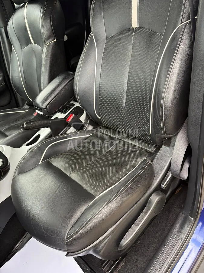 Nissan Juke 2015 photo 4