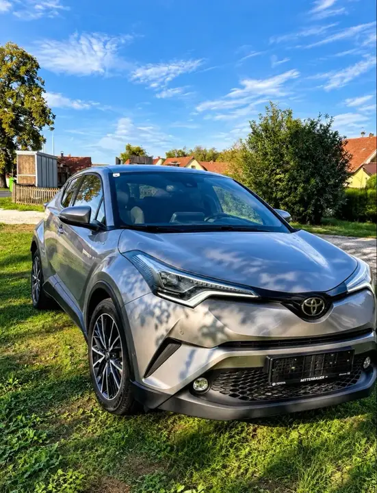 Toyota C-Hr 2017 photo 2