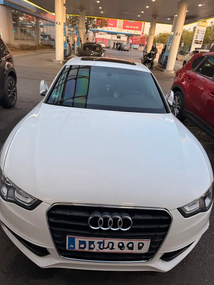 Audi A5 2012 photo 2