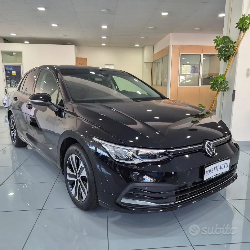Volkswagen Golf 2022 photo 2