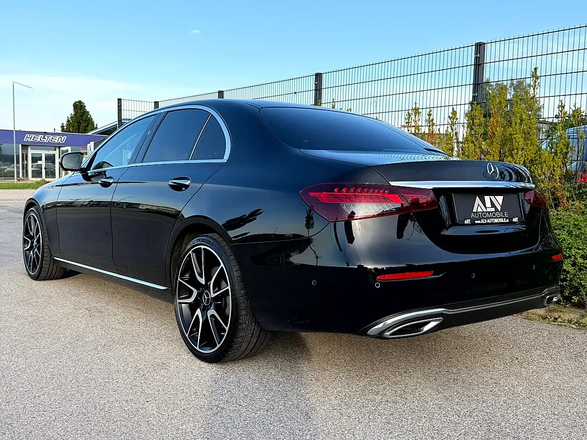 Mercedes-Benz E-Class 2022 photo 2