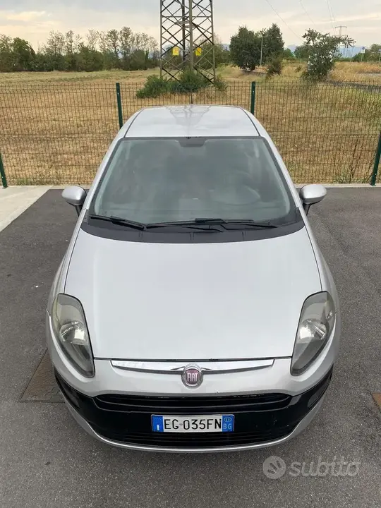 Fiat Punto Evo 2011 photo 2