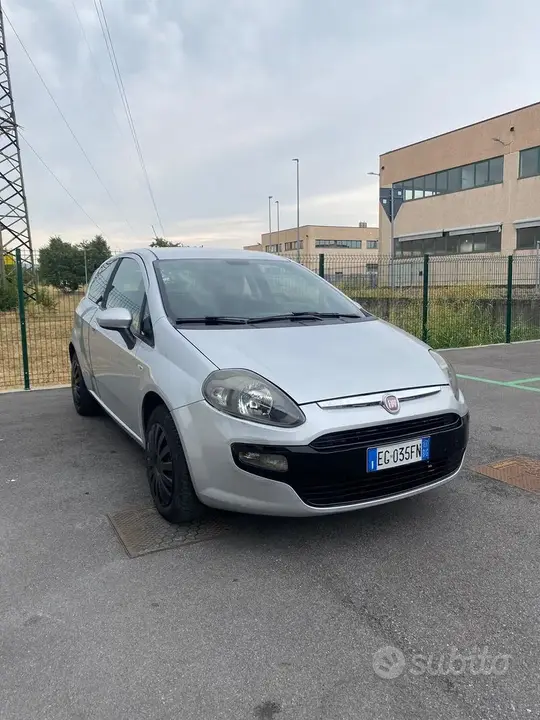 Fiat Punto Evo 2011 photo 4