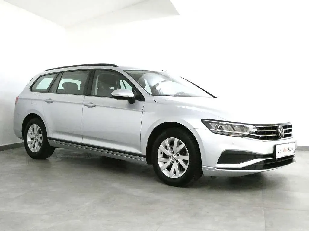 Volkswagen Passat 2022 photo 3