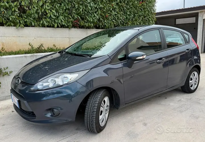Ford Fiesta 2011 photo 5