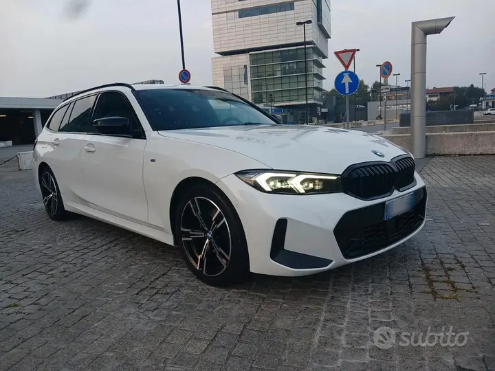 BMW 3 Series 2022 photo 4