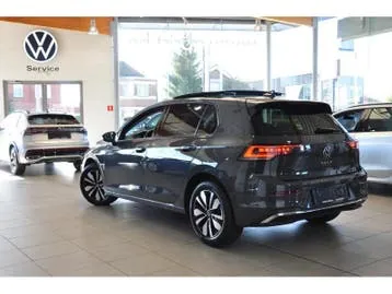 Volkswagen Golf 2025 photo 2