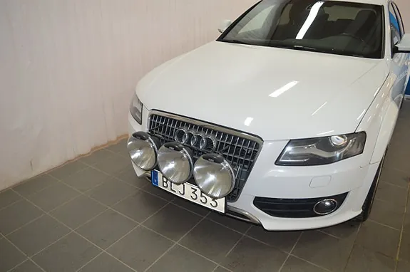 Audi A4 Allroad 2011 photo 2