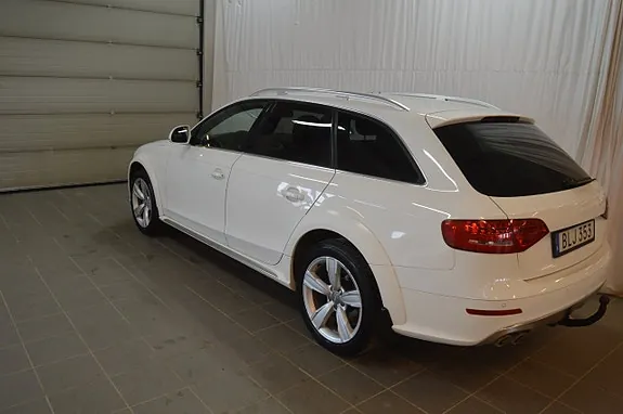 Audi A4 Allroad 2011 photo 3