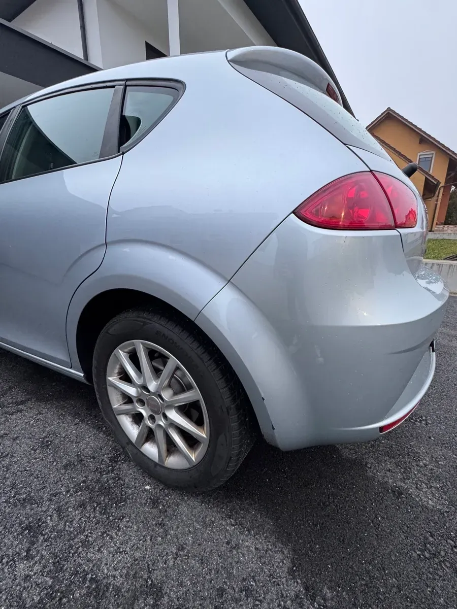 Seat Leon 2010 photo 3