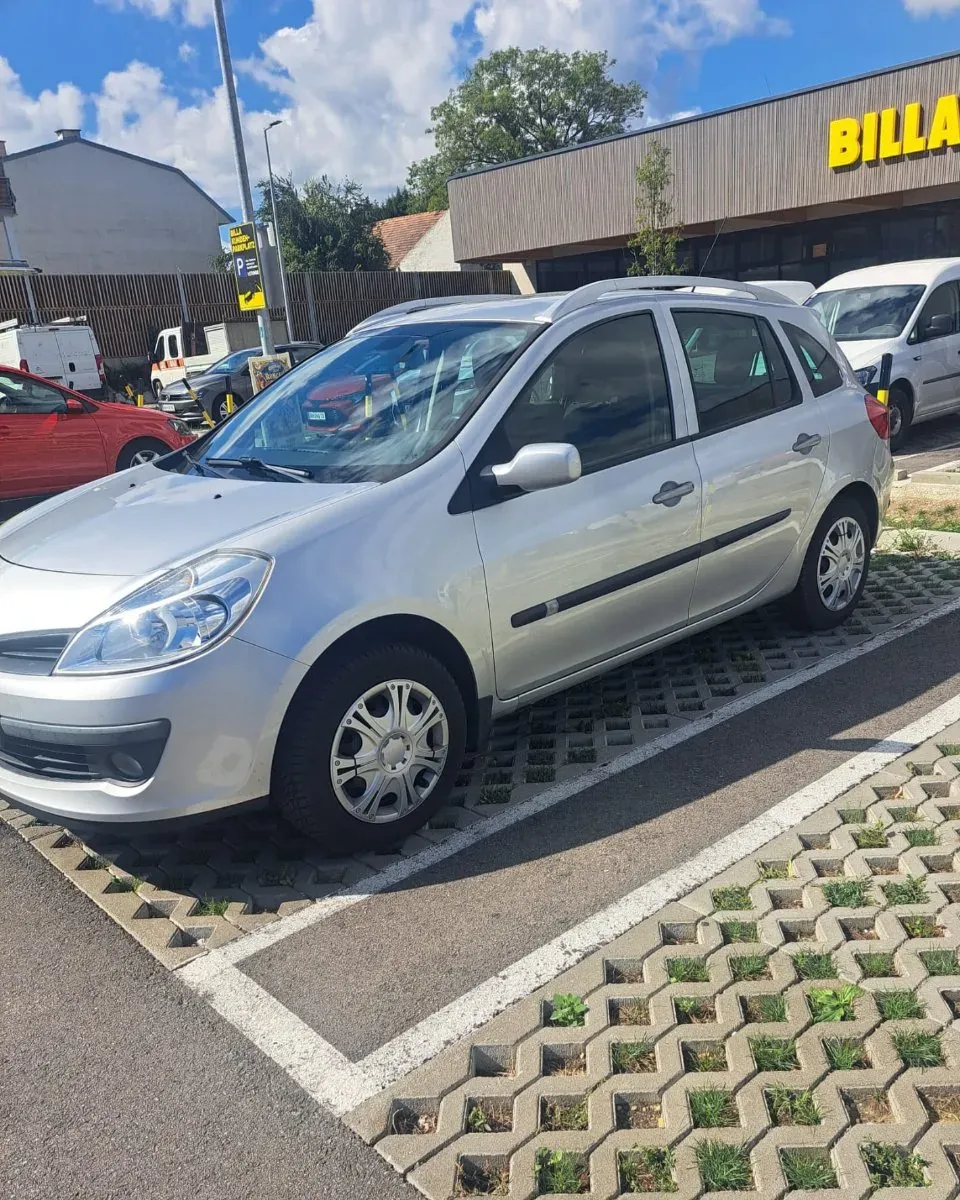 Renault Clio 2009 photo 3