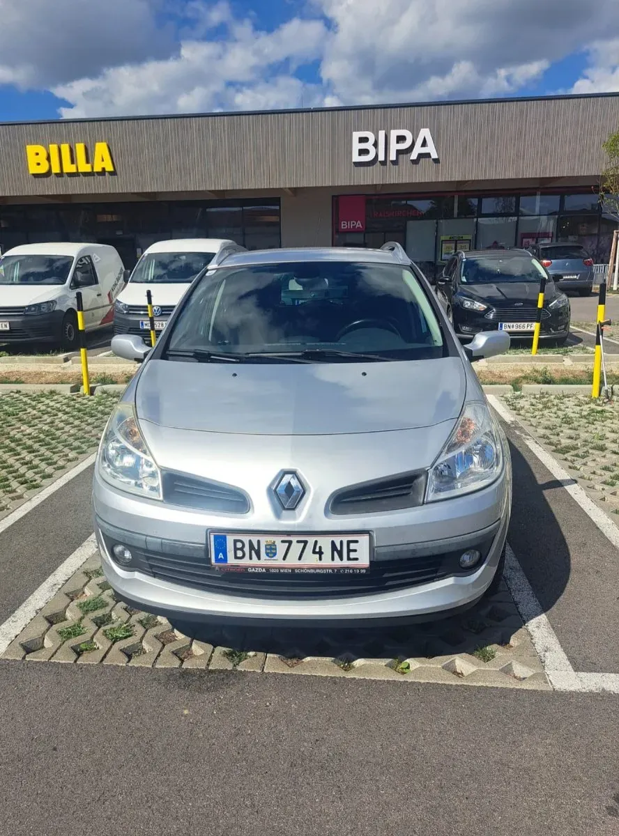 Renault Clio 2009 photo 2
