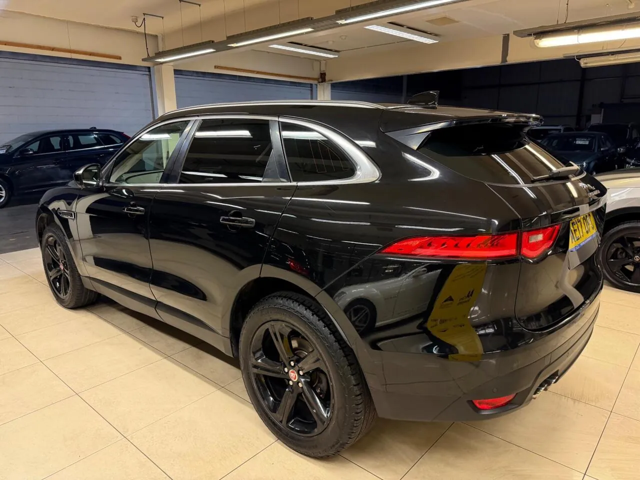 Jaguar F-Pace 2017 photo 5