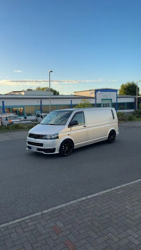Volkswagen Vw T5 Transporter Lang Version 2.0 Tdi