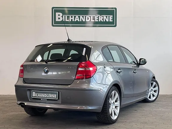 BMW 118D 2011 photo 2