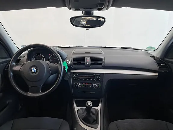 BMW 118D 2011 photo 5