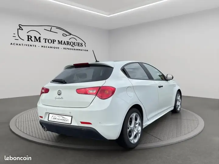 Alfa Romeo Giulietta 2016 photo 5