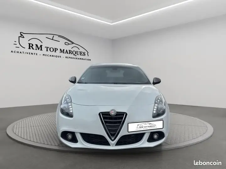 Alfa Romeo Giulietta 2016 photo 2