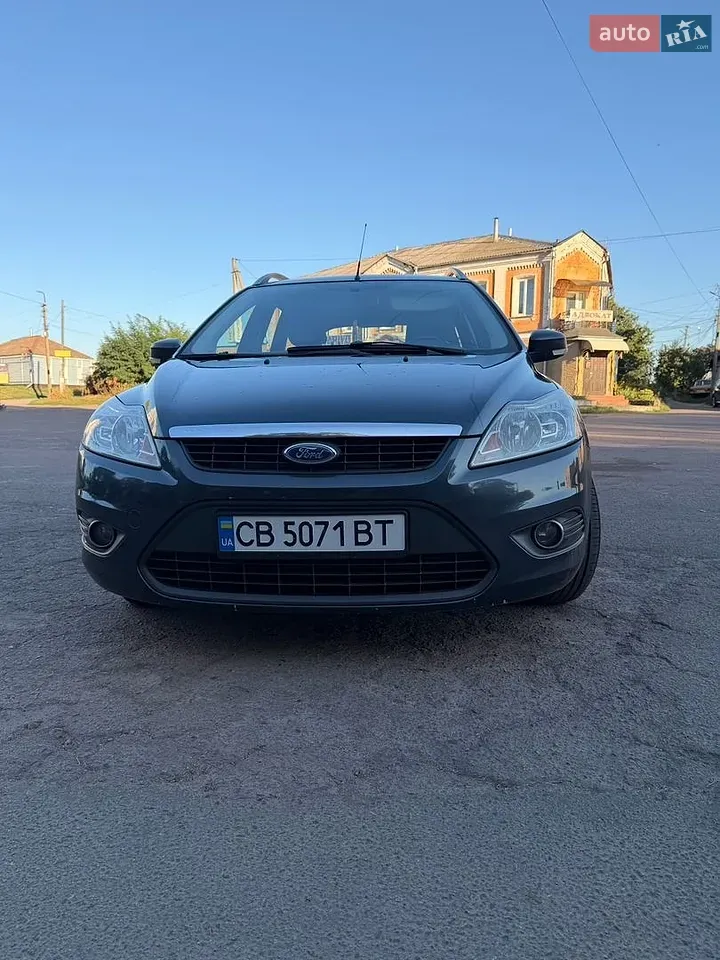 Ford Focus 2010 photo 2