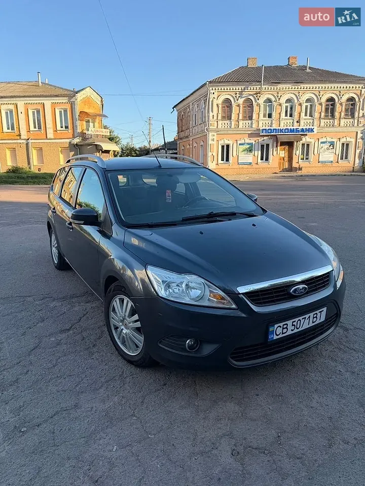 Ford Focus 2010 photo 3