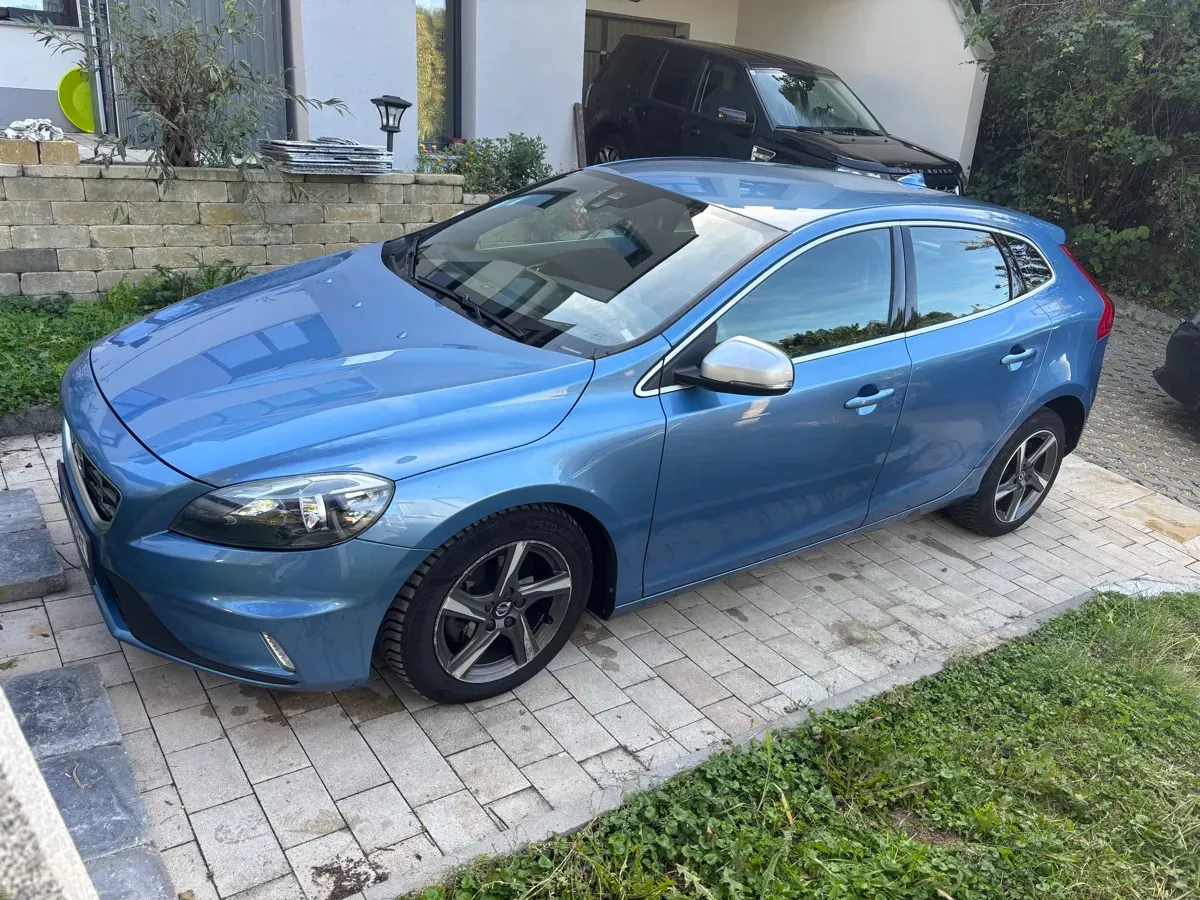 Volvo V40 2015 photo 2
