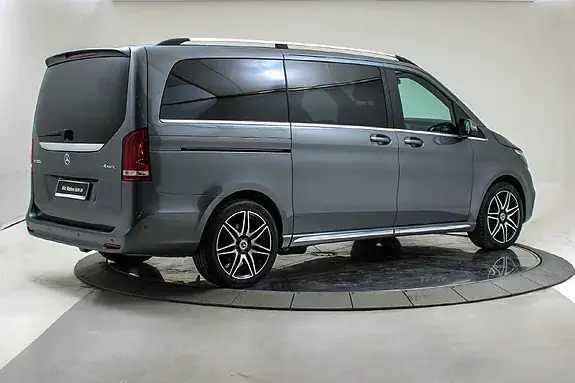 Mercedes-Benz V 300 D 2023 photo 4