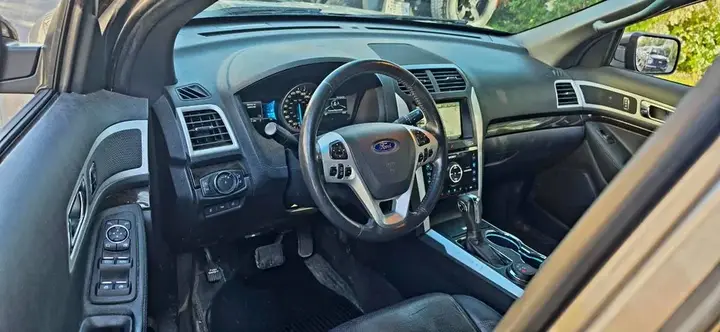 Ford Explorer 2014 photo 4