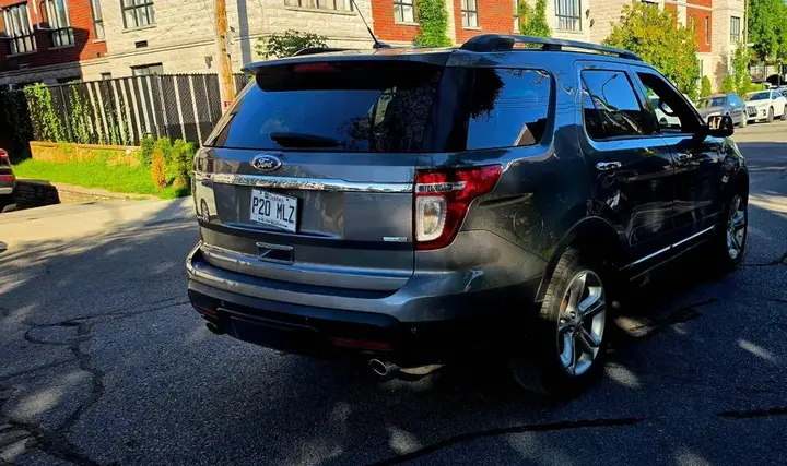 Ford Explorer 2014 photo 2