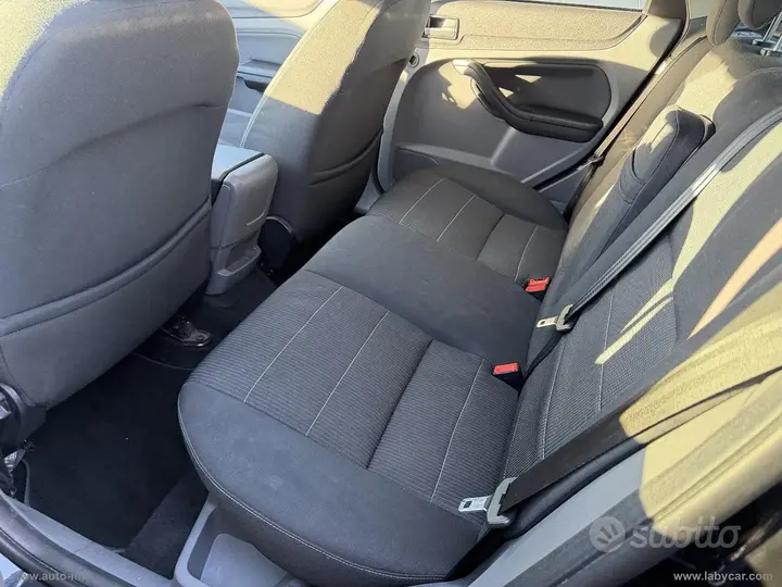 Ford Focus 2010 photo 5