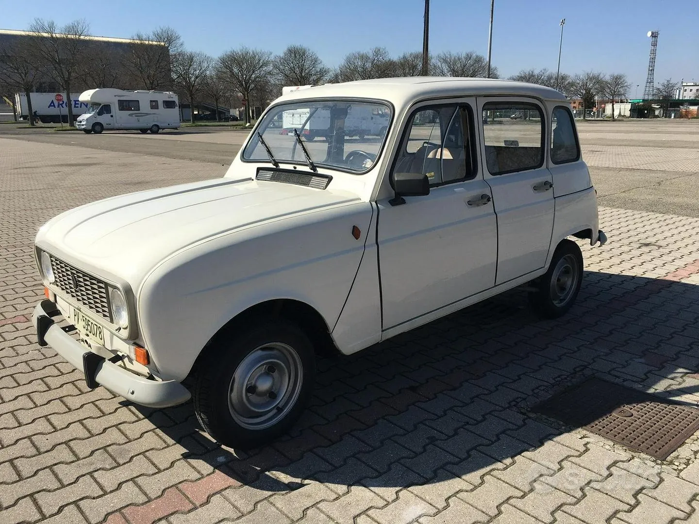 Renault 4 1985 photo 5