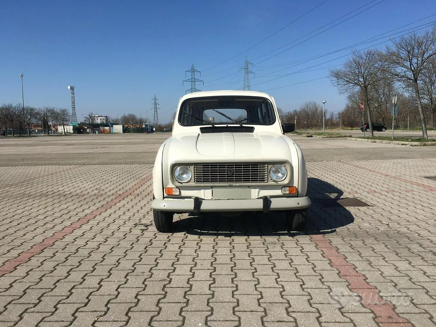 Renault 4 1985 photo 2