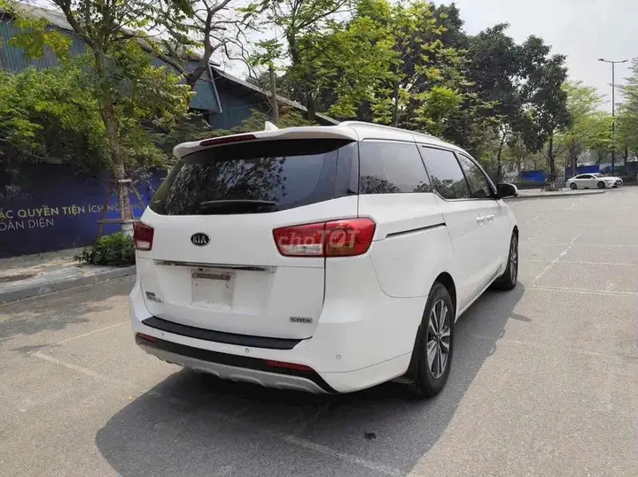 Kia Sedona 2018 photo 2