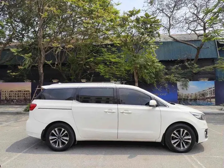 Kia Sedona 2018 photo 3