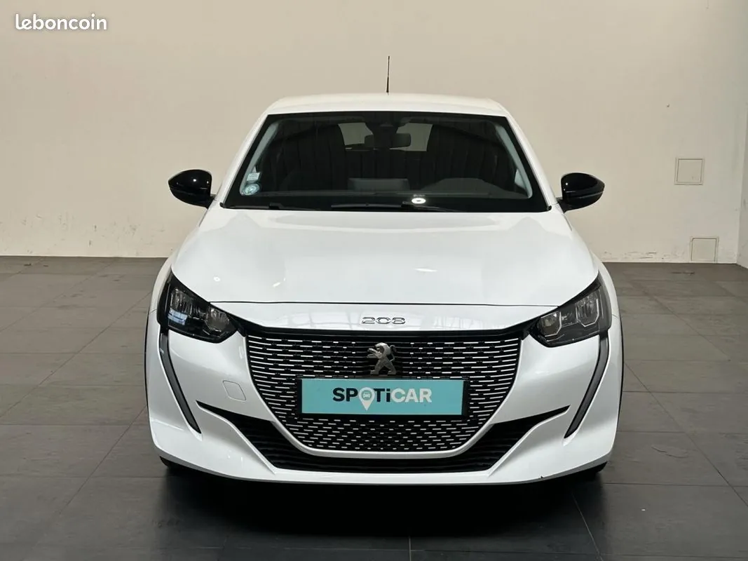Peugeot 208 2022 photo 2