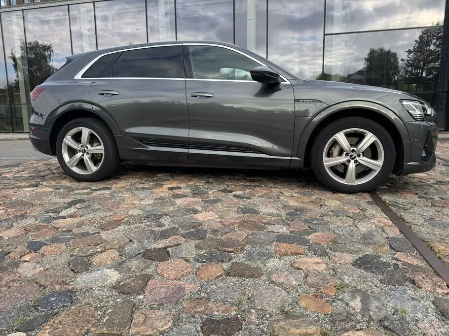 Audi E-Tron 2021 photo 3