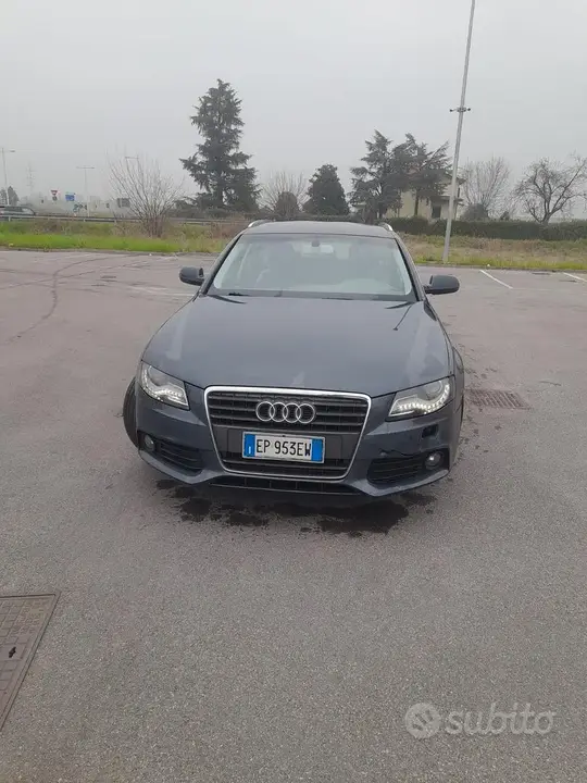 Audi A4 2012 photo 4