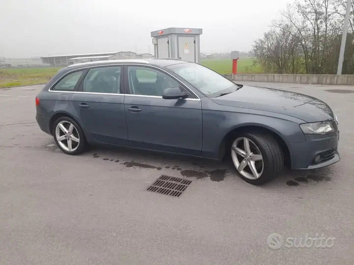 Audi A4 2012 photo 3