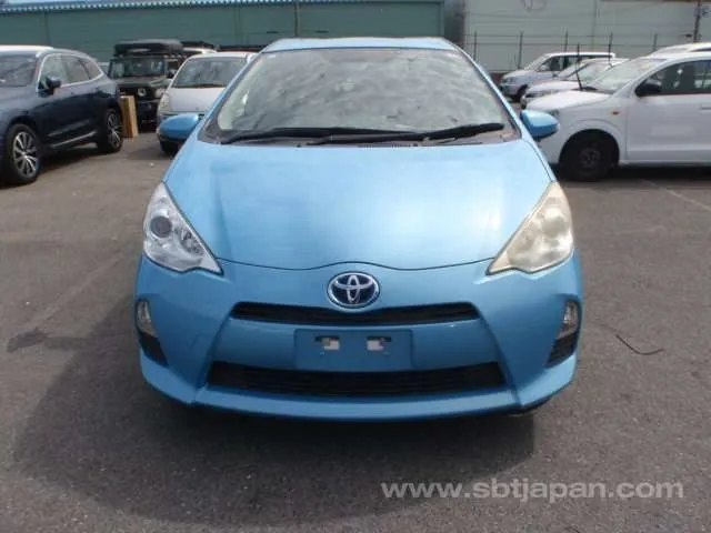 Toyota Aqua 2012 photo 5