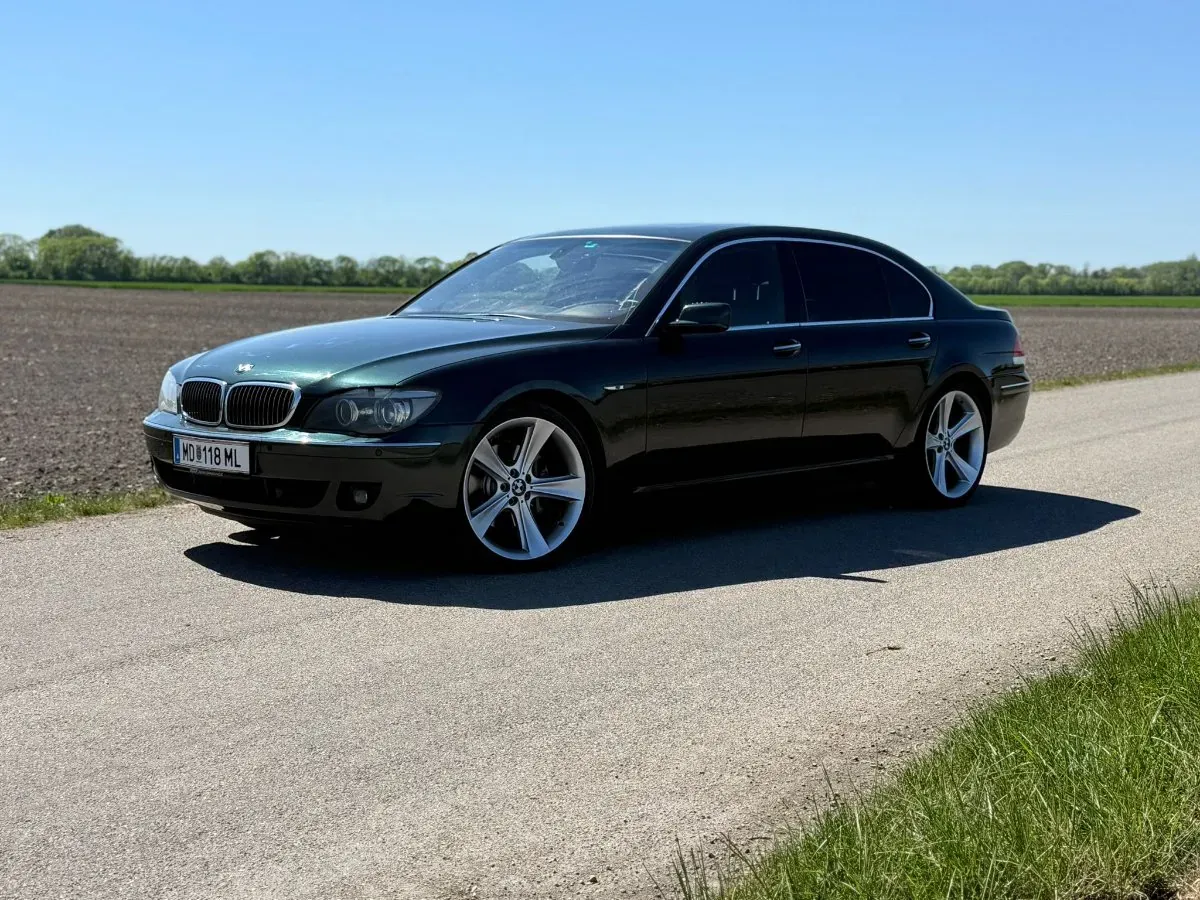 BMW 7 Series 2008 photo 2