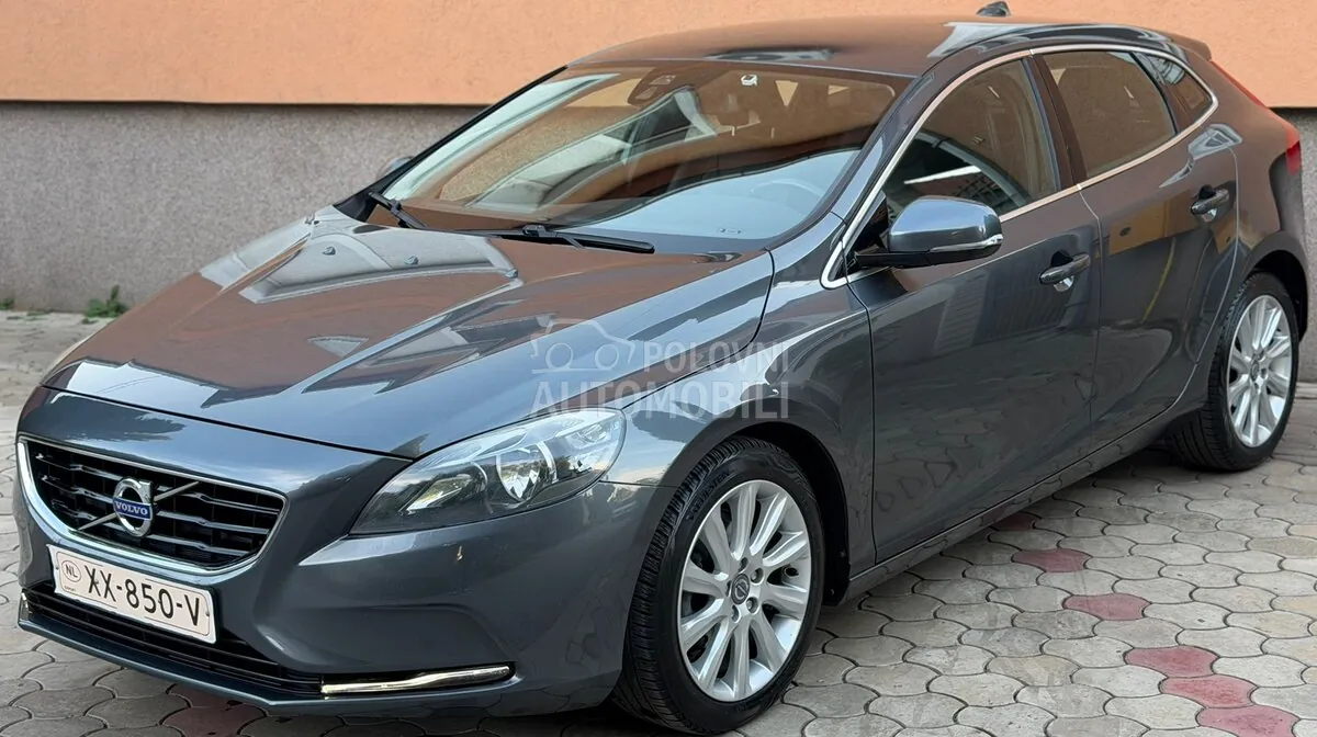Volvo V40 2013 photo 2