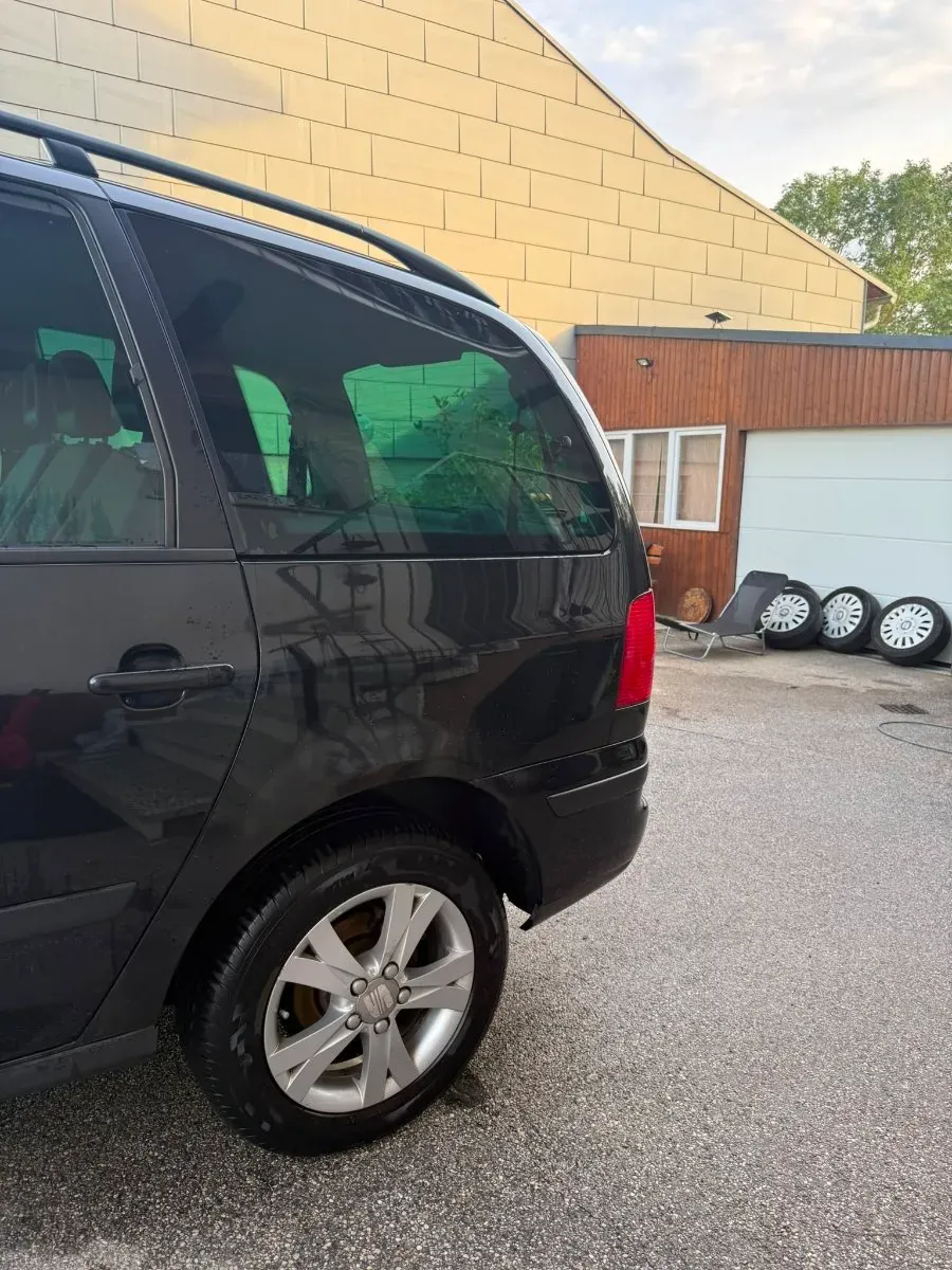 Seat Alhambra 2009 photo 3