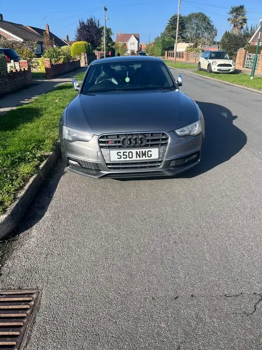 Audi S5 2012 photo 2