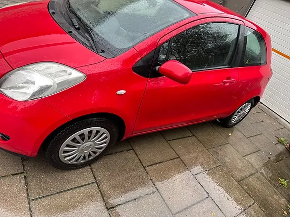 Toyota Yaris 2007 photo 2