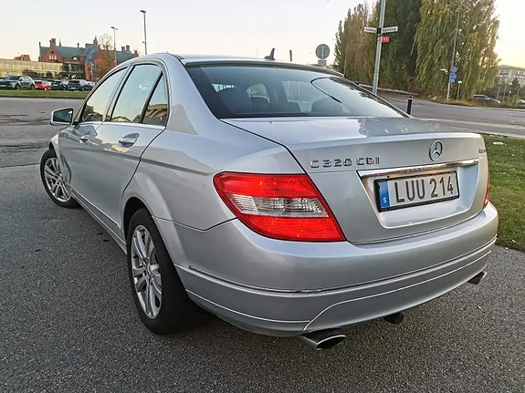 Mercedes-Benz C320 2009 photo 2