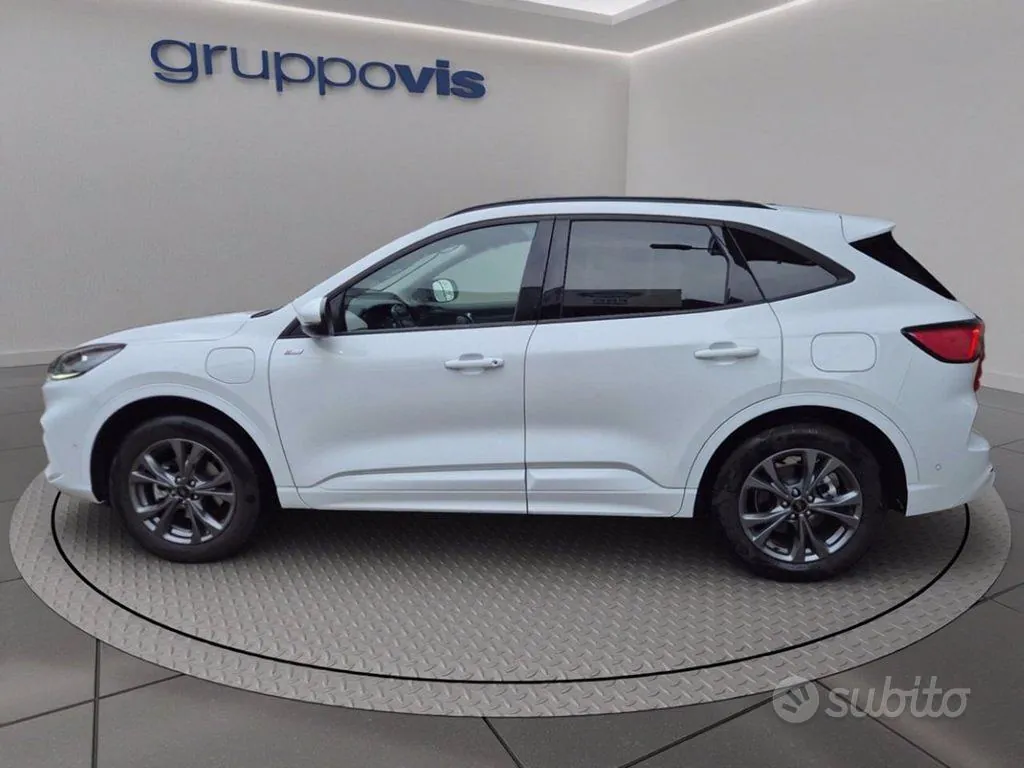 Ford Kuga 2023 photo 2