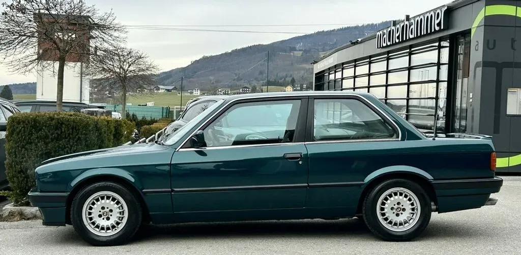 BMW 3 Series 1990 photo 3